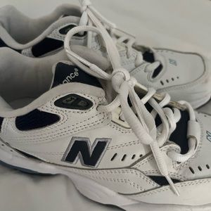 New Balance 609 sneakers size 8.5